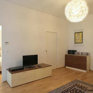 Moderne Stadtwohnung Mit Balkon Вена